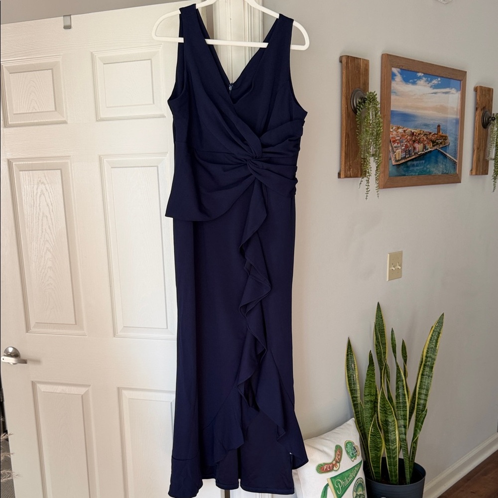 Elegant Navy Blue Sleeveless Dress